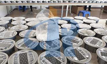solar studs